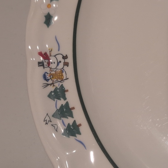 Pfaltzgraff "Snow Village" dinner plate euc - Picture 12 of 12